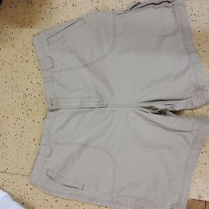 SADDLEBRED cargo type shorts size 48 khaki great condition
